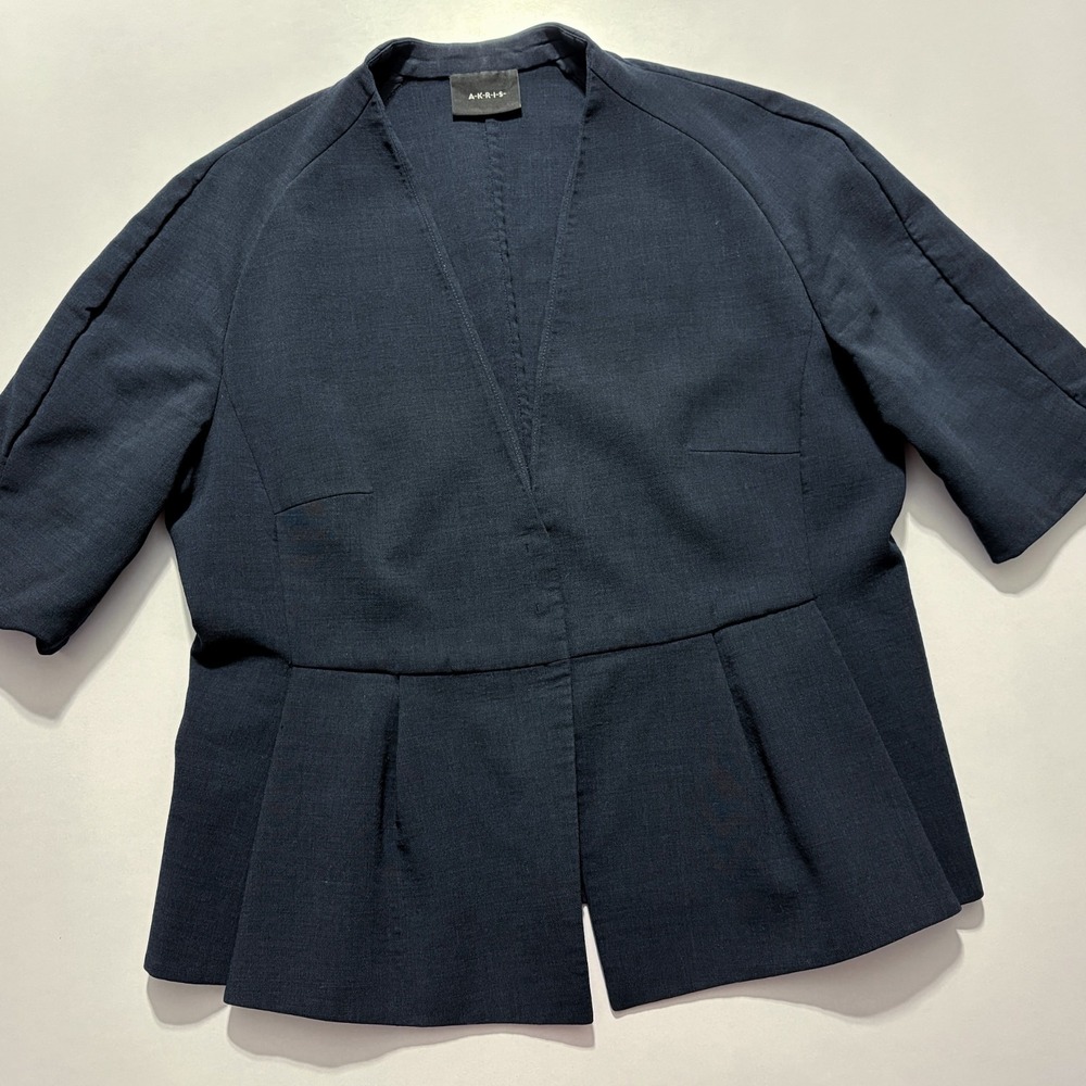 AKRIS Blazer Navy Fashion Wool Jacket Hidden Snap Buttons Short Sleeve Size 12